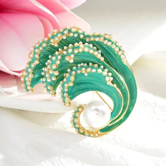 Nautical Themed Faux Pearls Sea Wave Elegant Brooch (Green) - Picture 1 of 4